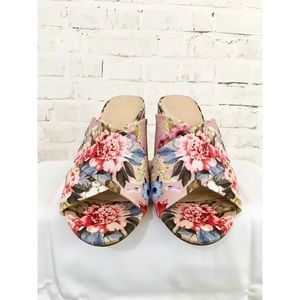 ❗️PRICE DROP❗️Apt. 9 Pink Floral Slip-On Sandals